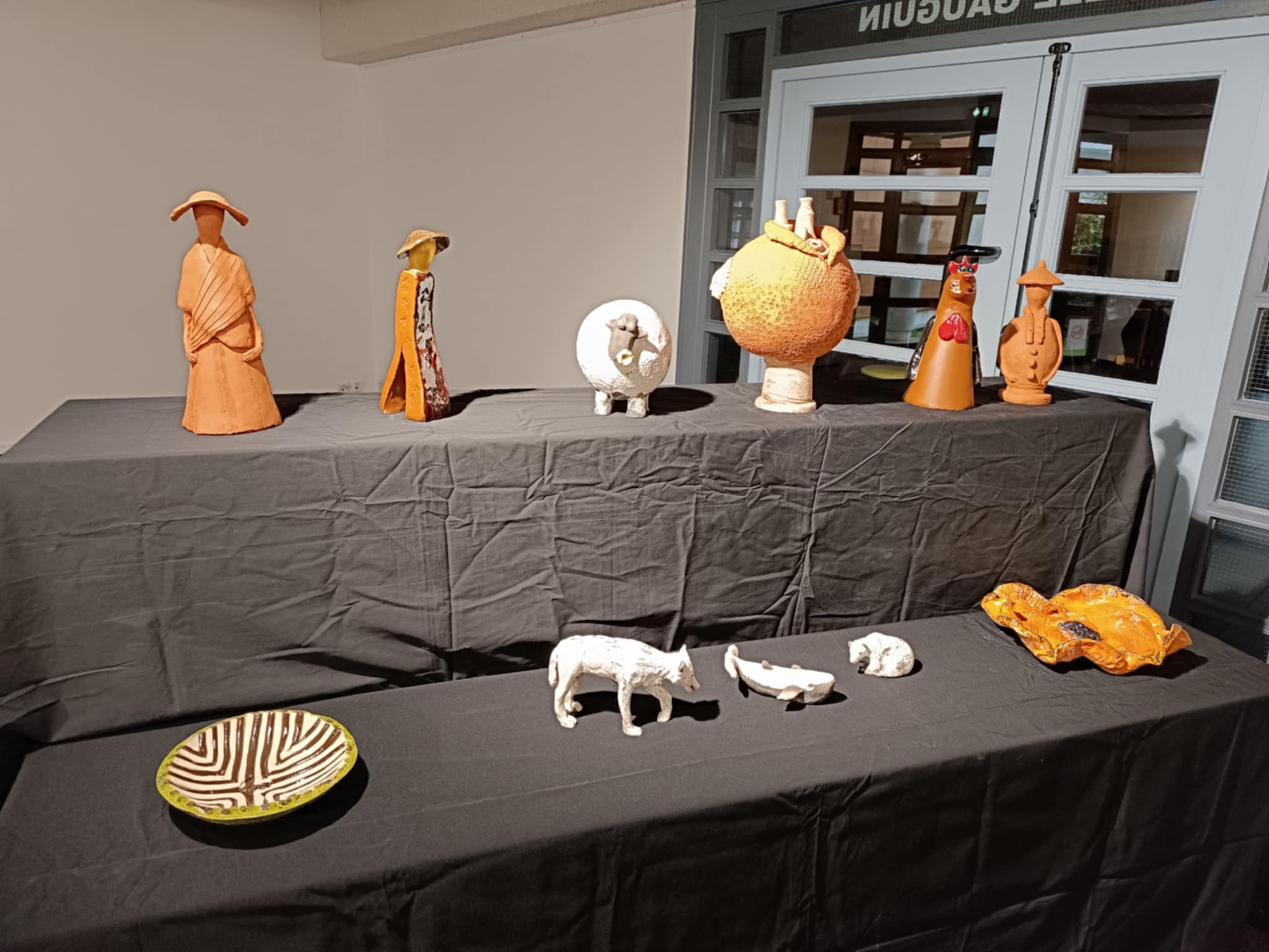 Pottery item