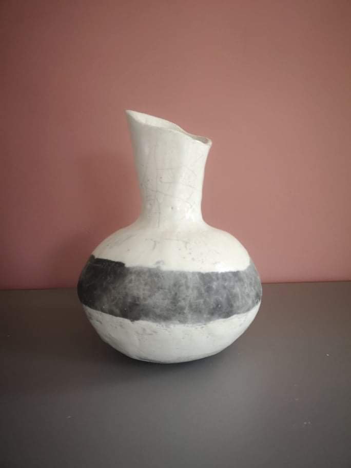 Vase en poterie.